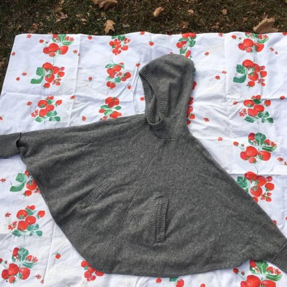 Vintage Lambswool hooded Poncho - Picture 6 of 10